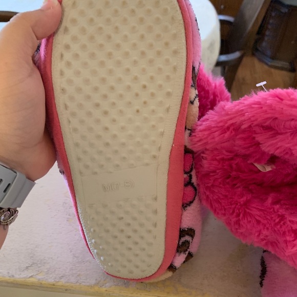 Adult women monkey slippers size 7-8 - Picture 5 of 5